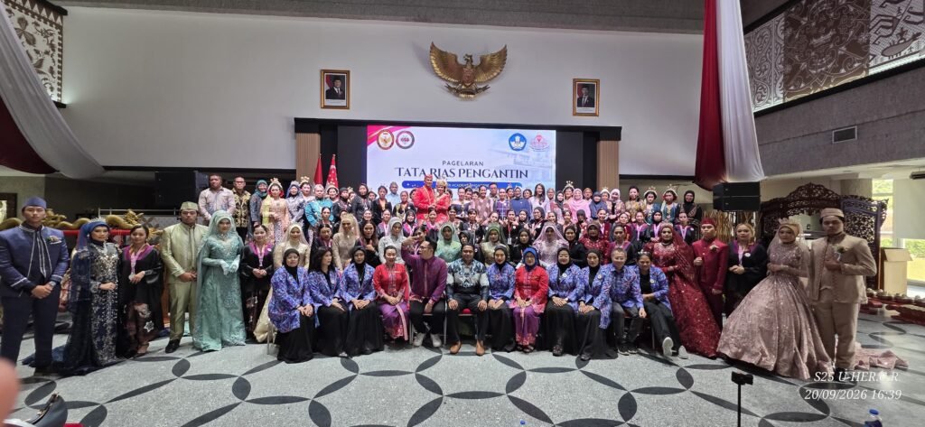 Gayatri Academy Singapore Gelar Uji Kompetensi Tata Rias Pengantin, Graduation dan Pagelaran Batch 16 & 17 di KBRI Singapura